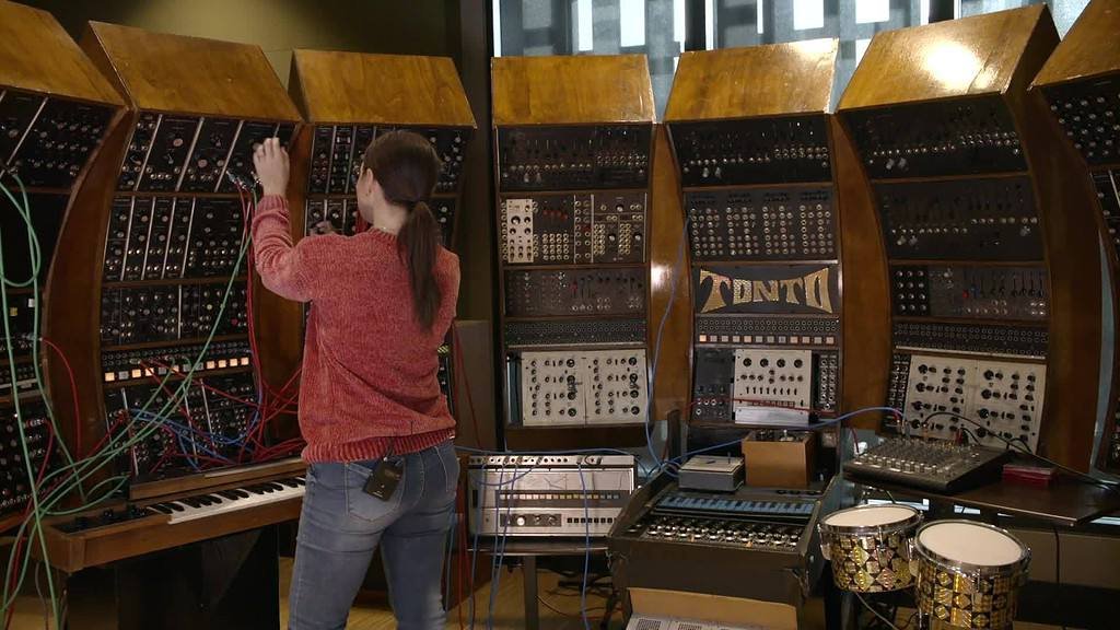 Music Made on The Synthesizer Using Only Brainwaves