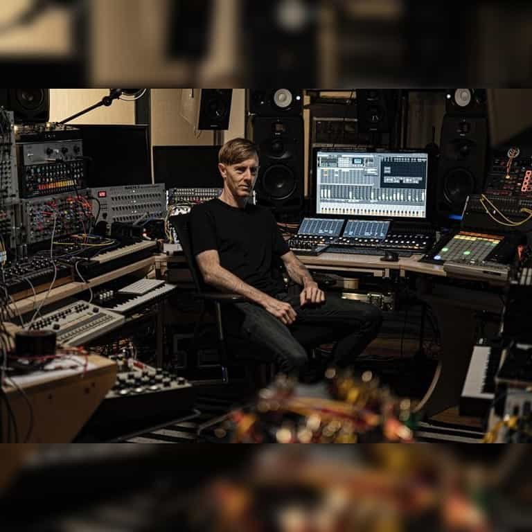 Explore The World of Minimal Techno DJs 13 Explore The World of Minimal Techno DJs