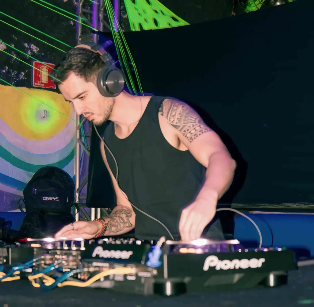 Combining Techno and PsyTrance, Rhygar Presents His EP My Universe