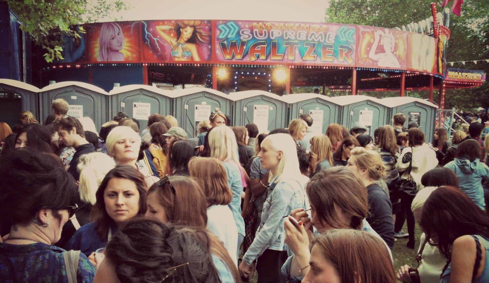 9 Tips For How To Meet New People At Music Festivals 9 Toilet Queue Talks - 9 Tips For How To Meet New People At Music Festivals