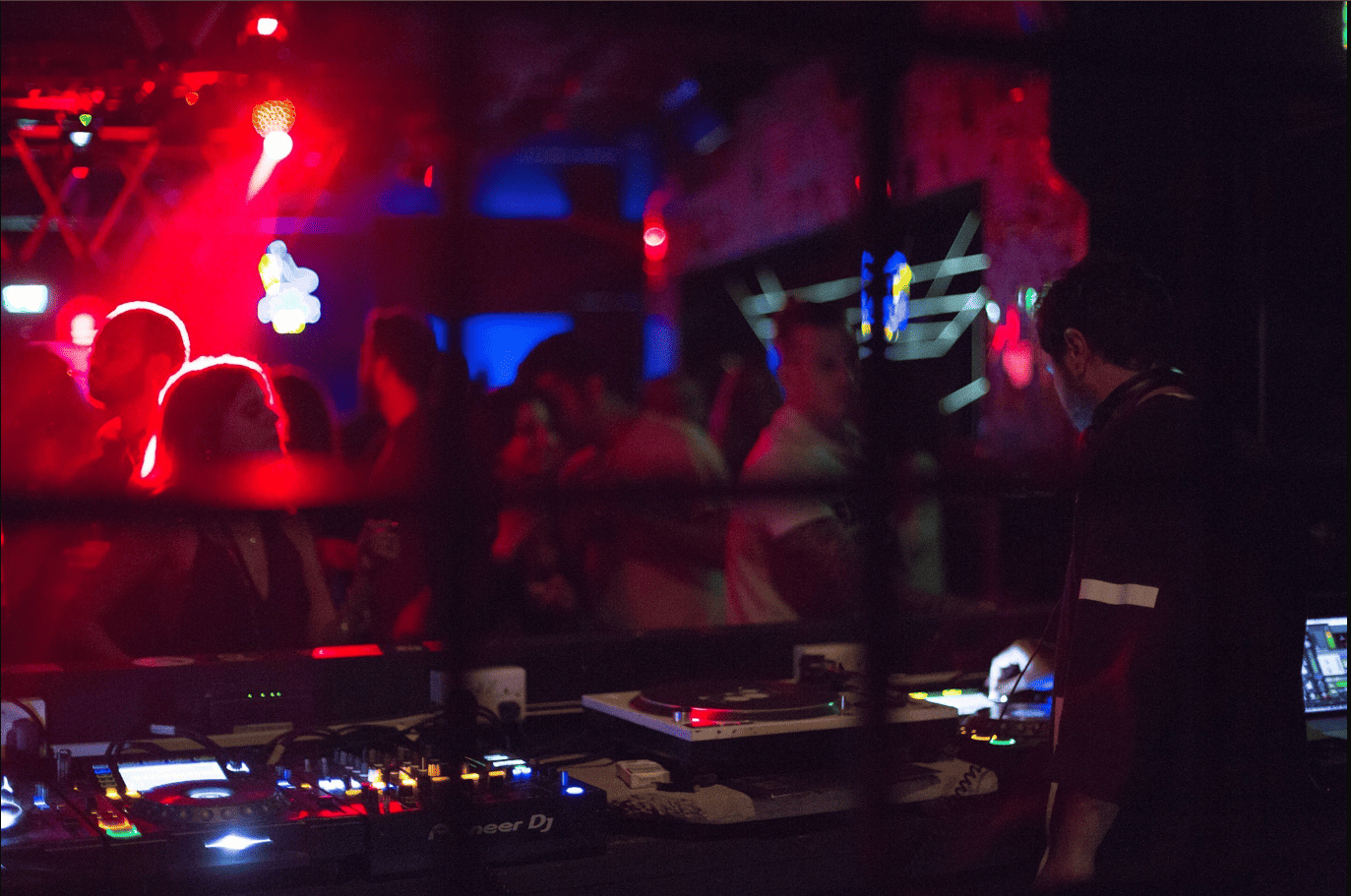 Analog Room - Nightclub