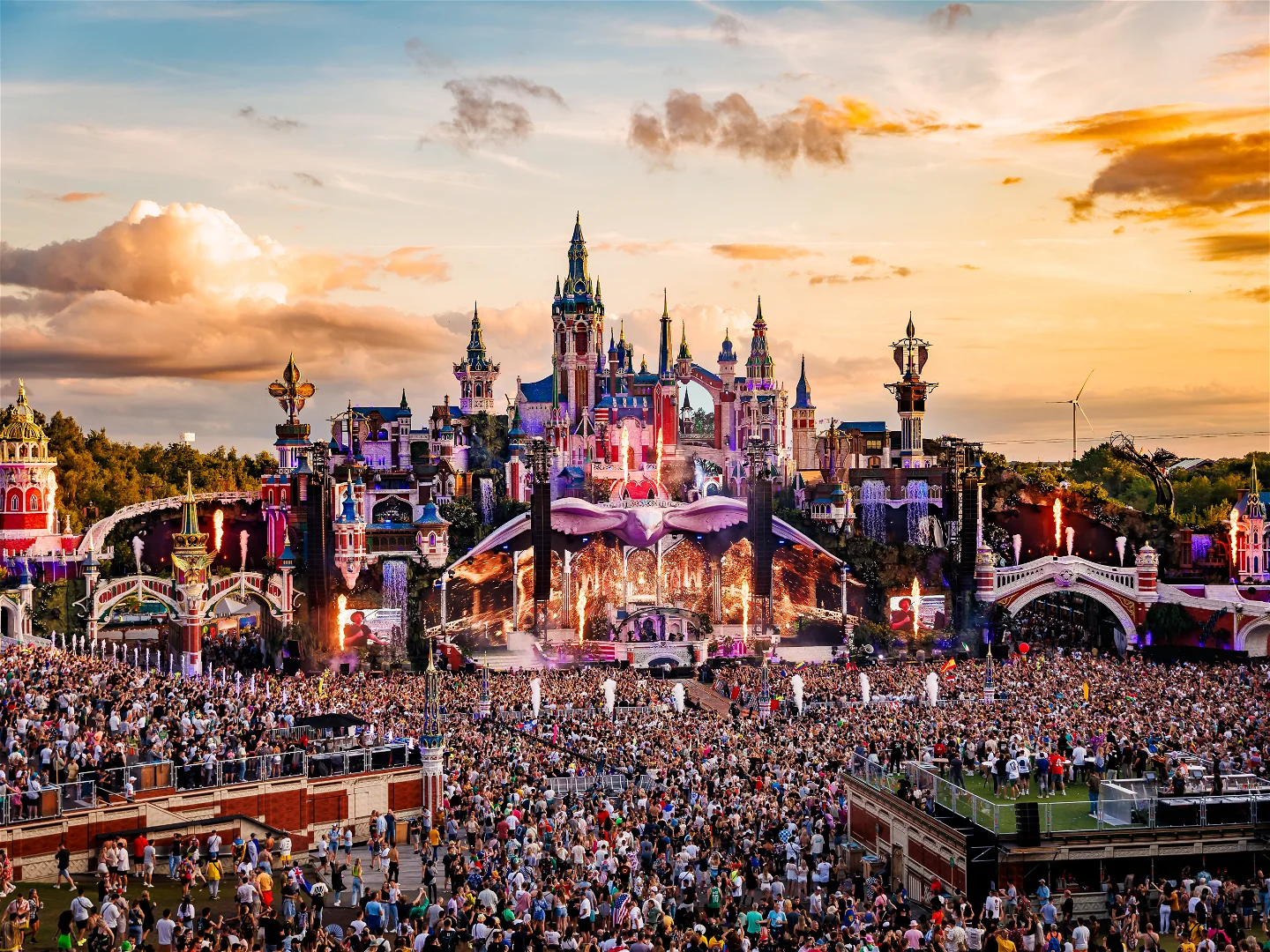 Tomorrowland Guide 2024: All You Need to Know Before You Go! 7 Tomorrowland 2023 'Adscendo' Mainstage!