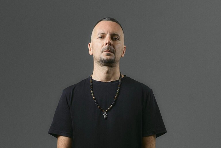 deeplomatik-returns-with-the-beginning-on-adesso-music