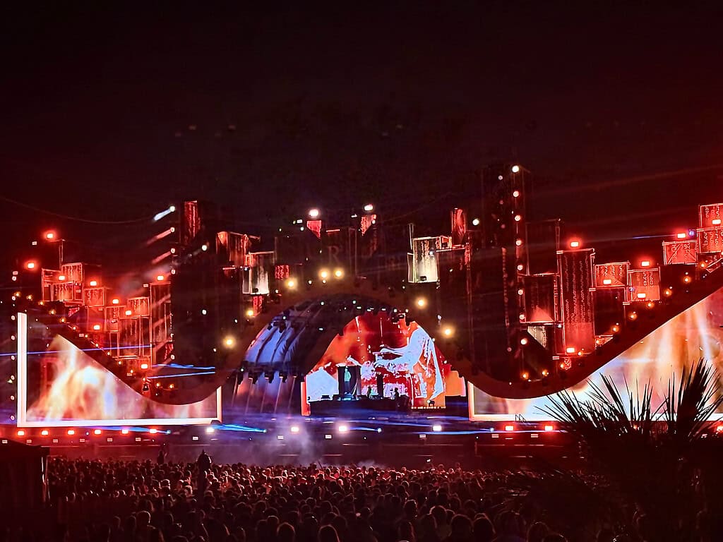 R² Festival 2025: Where Techno Meets Tomorrow 2 R² Festival 2025: Where Techno Meets Tomorrow