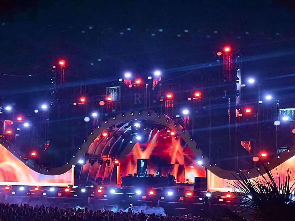 R² Festival 2025: Where Techno Meets Tomorrow 1 R² Festival 2025: Where Techno Meets Tomorrow