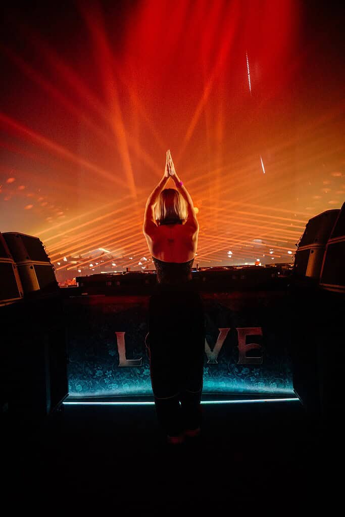 novah-unleashes-acid-on-tomorrowland-music-following-a-defining-2025-featured on stage