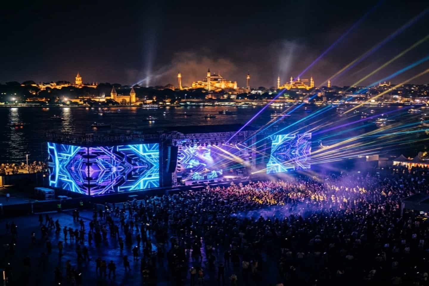 Sónar Istanbul 2026 festival stage with Hagia Sophia and Blue Mosque in background at night
