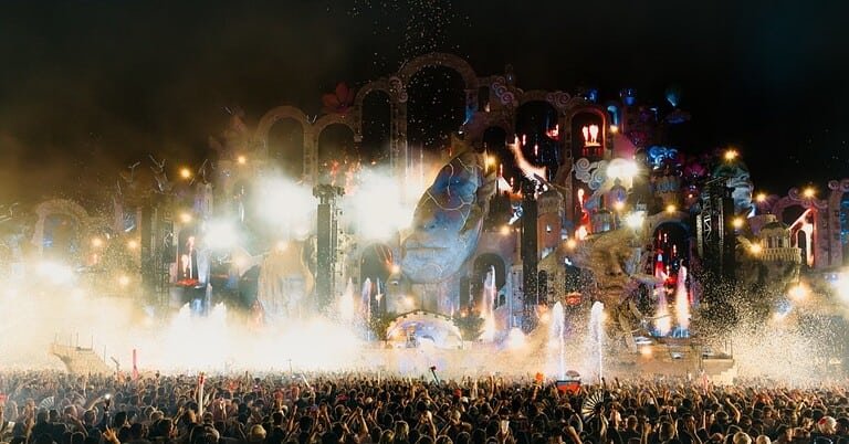 NOVAH hard techno set on the Tomorrowland 2026 Mainstage at night