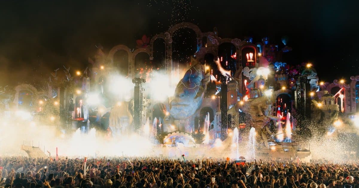 NOVAH hard techno set on the Tomorrowland 2026 Mainstage at night