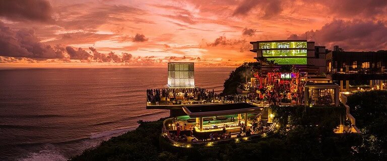 savaya bali uluwatu cliff sunset nye 2026