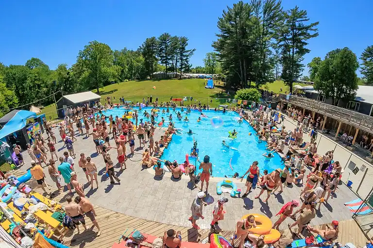 Showcation26 Zoo Saturday Pool Experience2BMusic PoolParty JayMark 04