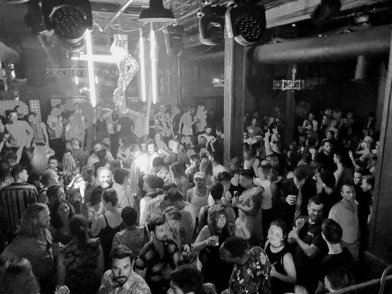 Los Globos, Los Angeles