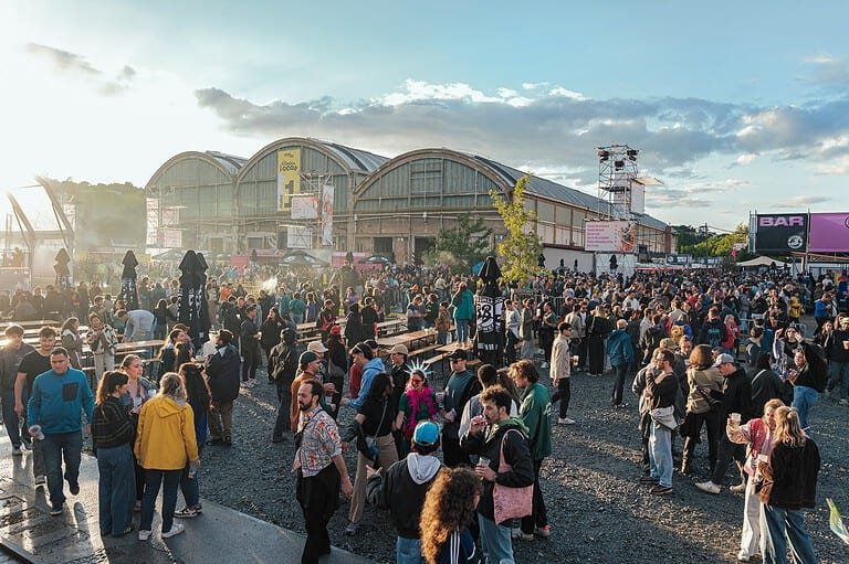 nuits sonores lyon les grandes locos crowd