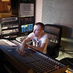 Ten Walls Ten Walls
